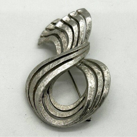 Vintage Monet Silver-Tone Brooch With Etched Textured Finish & Abstract Ribbon - Picture 2 of 13